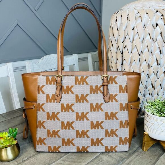 Michael Kors Women's Gilly Logo Jacquard Large Drawstring Travel Tote - Picture 4 of 11